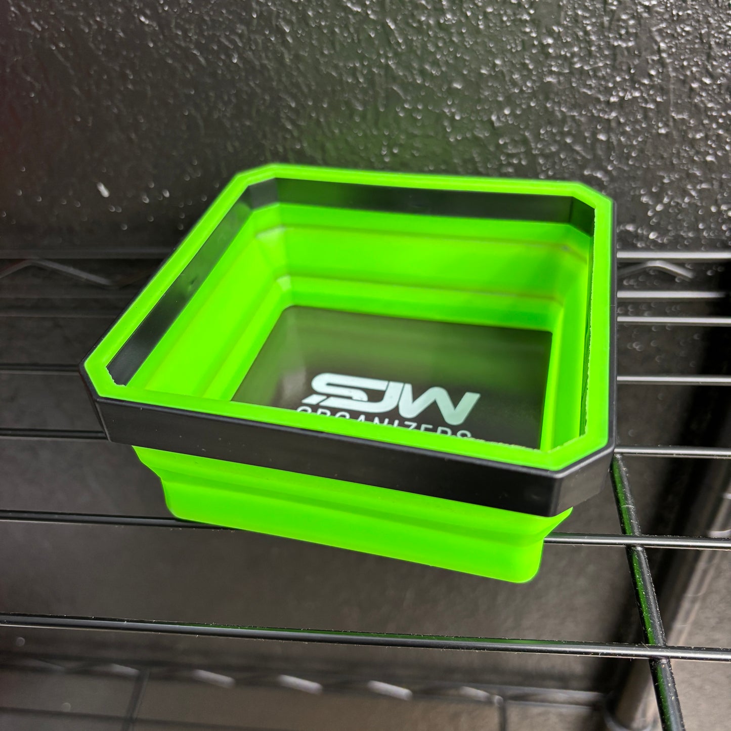 Collapsible Magnetic Trays