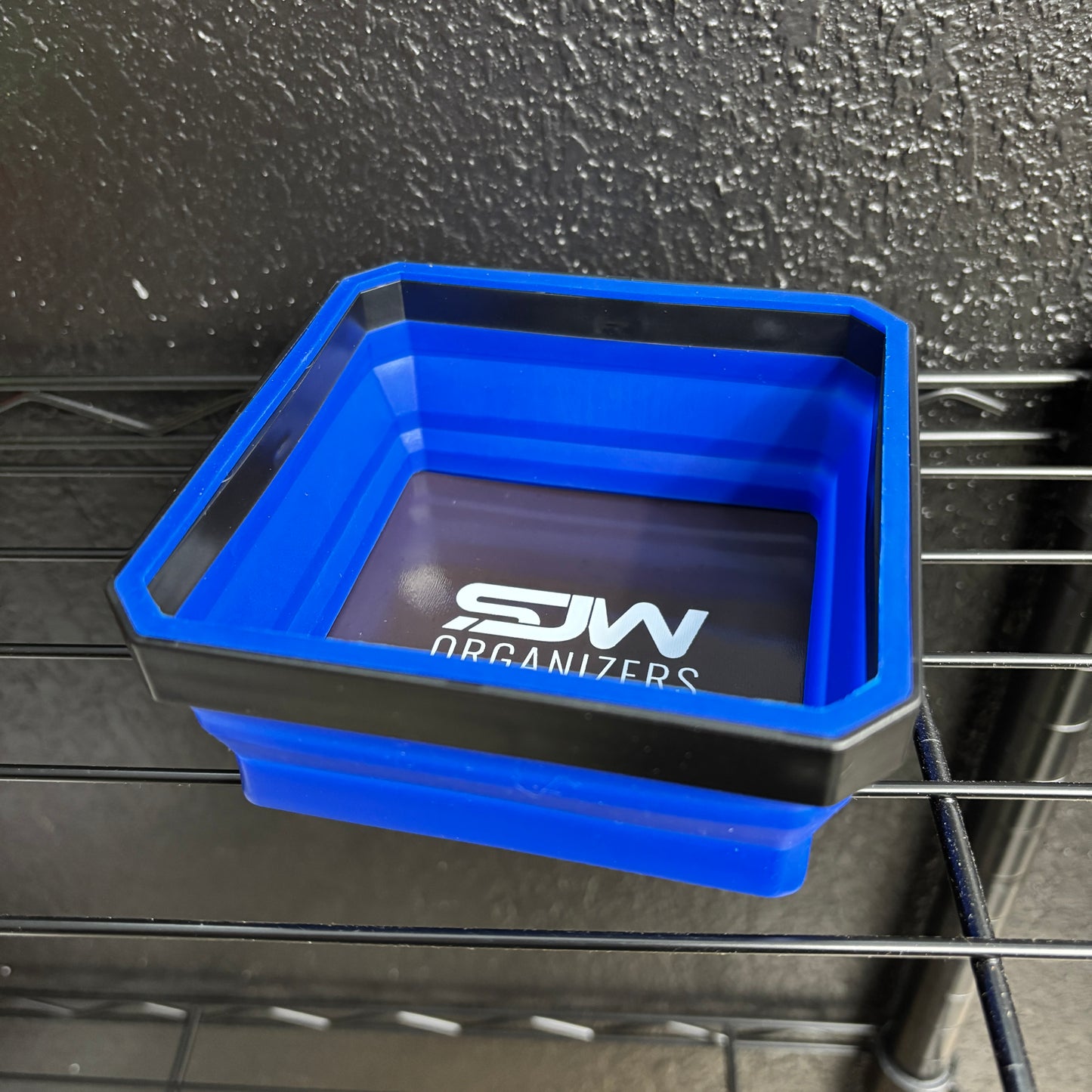 Collapsible Magnetic Trays